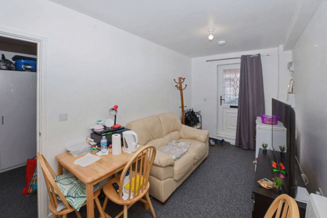 23 Nicholls Street, Coventry, CV2 4GY 7