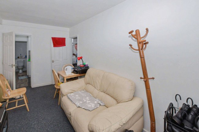 23 Nicholls Street, Coventry, CV2 4GY 7