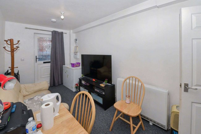 23 Nicholls Street, Coventry, CV2 4GY 7