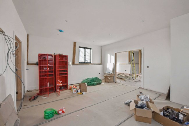 Tawney Hall, Bakers Farm, Blackmore End, Wethersfield, Essex CM7 4DJ 95