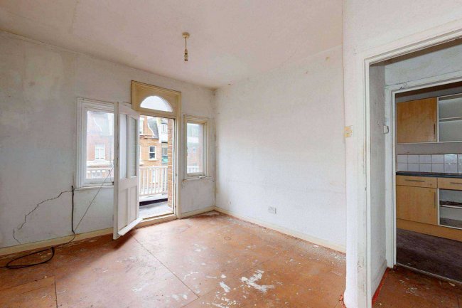 Flats A-D, 78 Comeragh Road, London W14 9HR 72