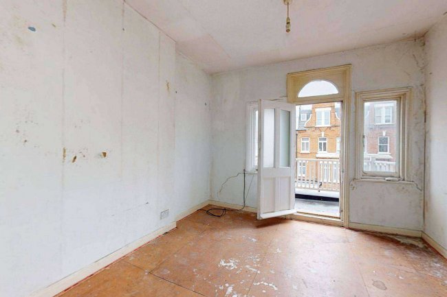 Flats A-D, 78 Comeragh Road, London W14 9HR 72