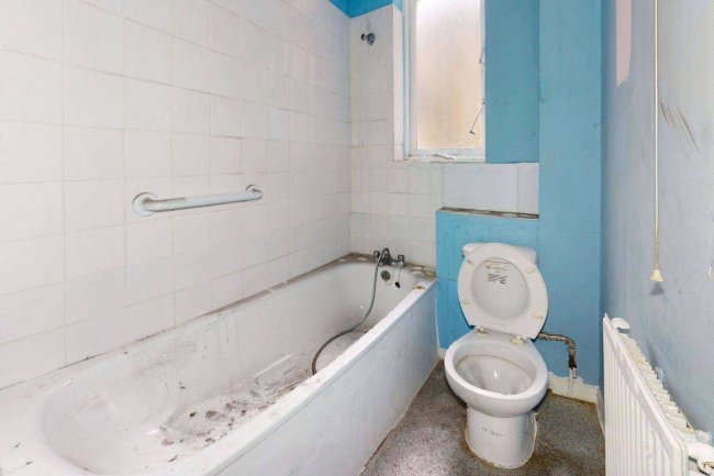 Flats A-D, 78 Comeragh Road, London W14 9HR 72