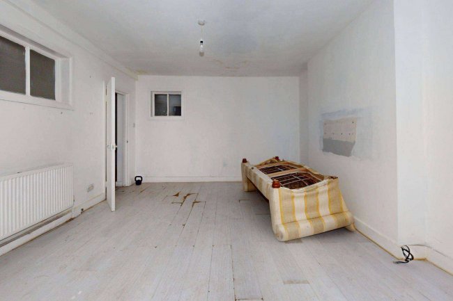 Flats A-D, 78 Comeragh Road, London W14 9HR 72