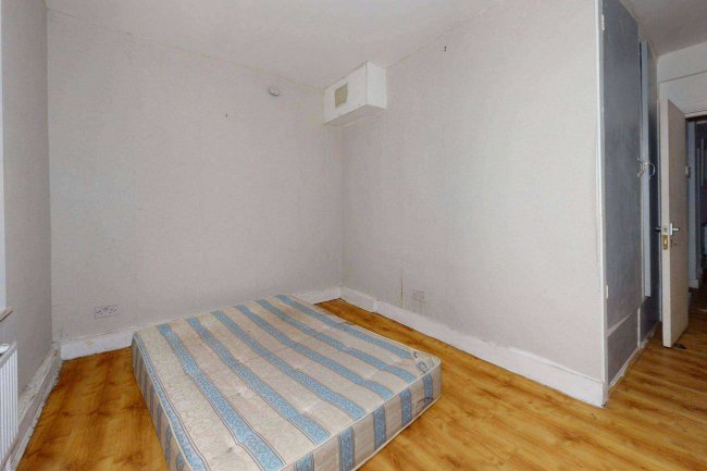 Flats A-D, 78 Comeragh Road, London W14 9HR 72