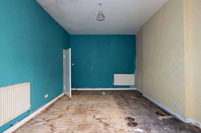 Flats A-D, 78 Comeragh Road, London W14 9HR 72