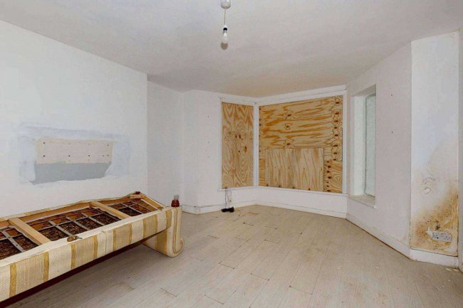 Flats A-D, 78 Comeragh Road, London W14 9HR 72