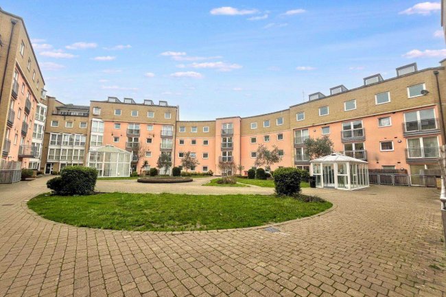 125 Wooldridge Close, Feltham TW14 8BH 81