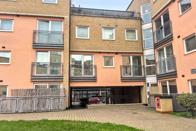 125 Wooldridge Close, Feltham TW14 8BH 81