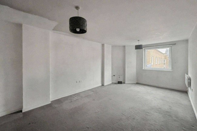 140 Wooldridge Close, Feltham, TW14 8BH 82