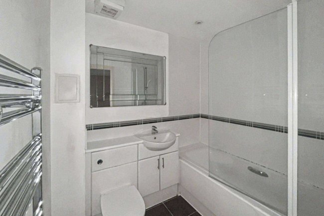 140 Wooldridge Close, Feltham, TW14 8BH 82