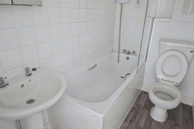 Flat C, 21 St Stephens Gardens, Notting Hill, London W2 5QU 9