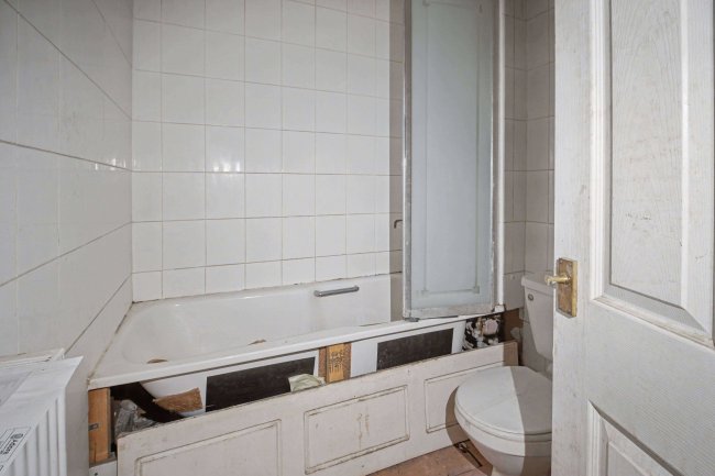 354B Kingston Road, Epsom, Surrey, KT19 0DT 4