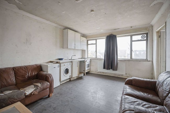 354B Kingston Road, Epsom, Surrey, KT19 0DT 4