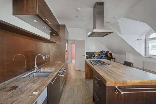 Flat 6 Howard Court, 1a Coleherne Road, Earls Court, London SW10 9BS 71