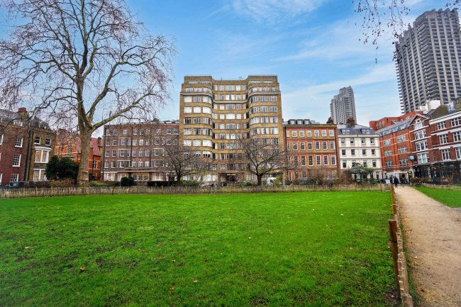 Flat 5 Florin Court, Charterhouse Square, Barbican, London, EC1M 6ET 66