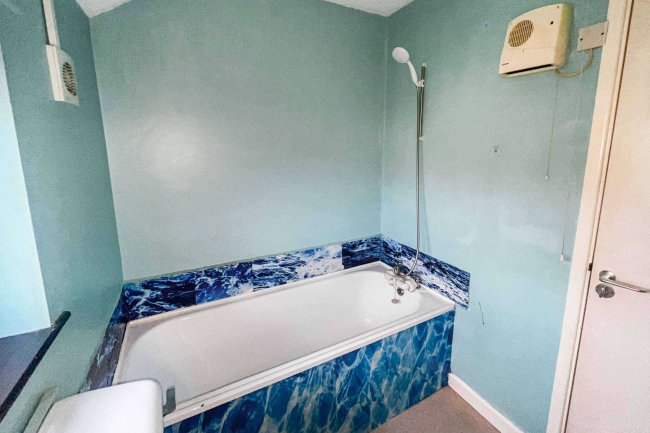 7 Grove Close, Totnes, Devon, TQ9 5EP 53