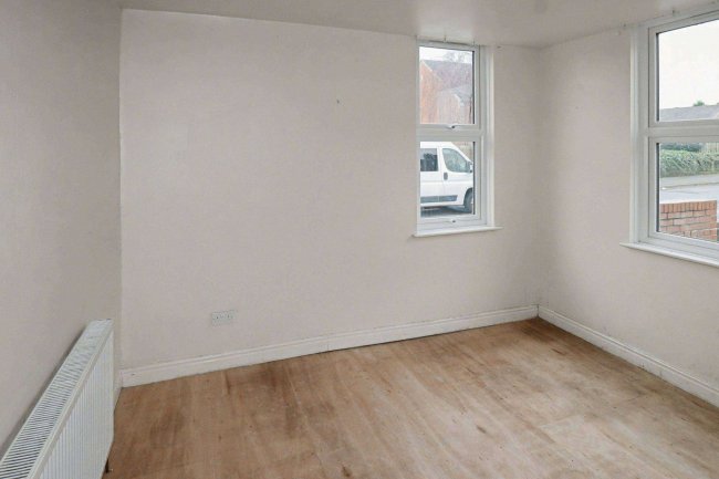 Flat A, 34 Sholebroke Mount, Leeds, West Yorkshire, LS7 3HG 38