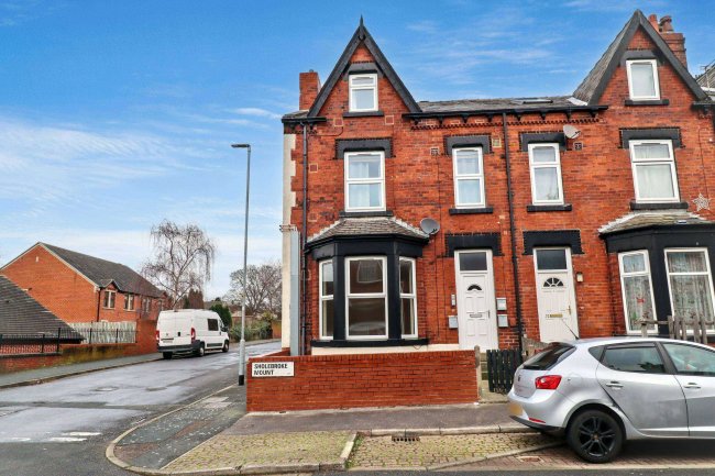 Flat A, 34 Sholebroke Mount, Leeds, West Yorkshire, LS7 3HG 38