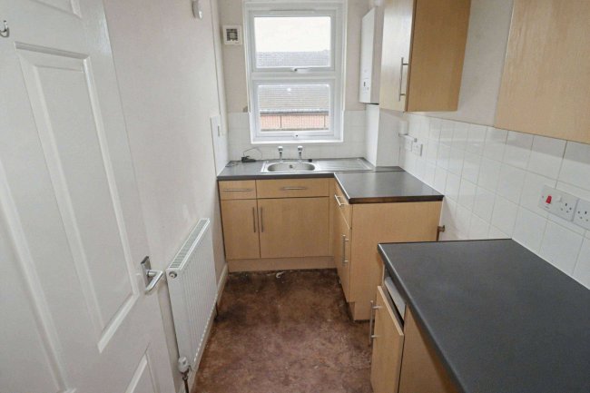 Flat A, 34 Sholebroke Mount, Leeds, West Yorkshire, LS7 3HG 38