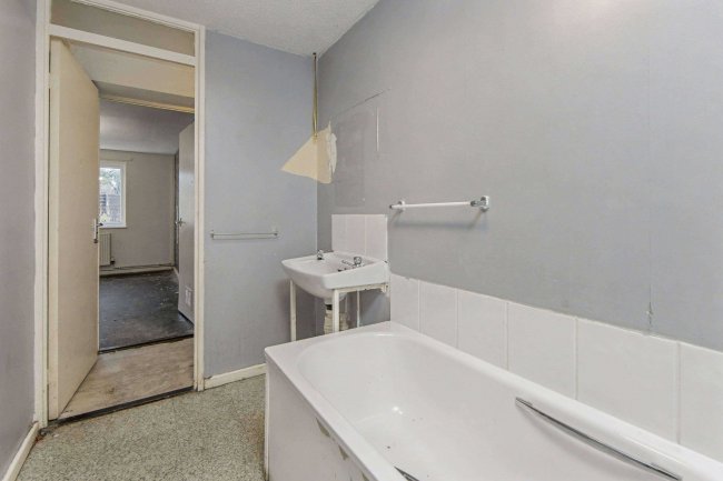 157 Tag Croft, Ingol, Preston, Lancashire, PR2 7AJ 5