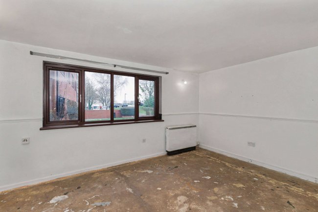 Flat 8a, Quartercroft, Pyramid Close, Weston Favell, Northampton, Northamptonshire, NN3 8DP 93