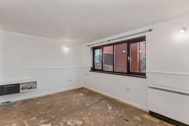 Flat 8a, Quartercroft, Pyramid Close, Weston Favell, Northampton, Northamptonshire, NN3 8DP 93