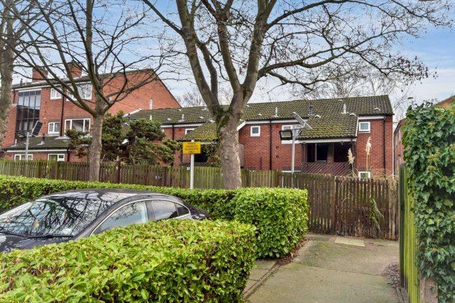 10 Dundas Close, Nottingham, Nottinghamshire, NG1 4EX 69