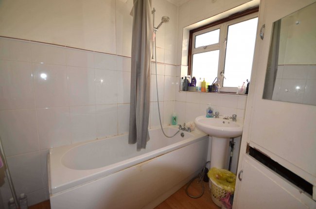 91 Kingshill Drive, Harrow HA3 8QQ 9