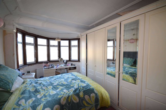 91 Kingshill Drive, Harrow HA3 8QQ 9