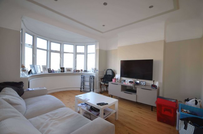 91 Kingshill Drive, Harrow HA3 8QQ 9