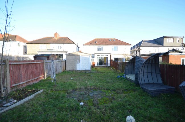 91 Kingshill Drive, Harrow HA3 8QQ 9