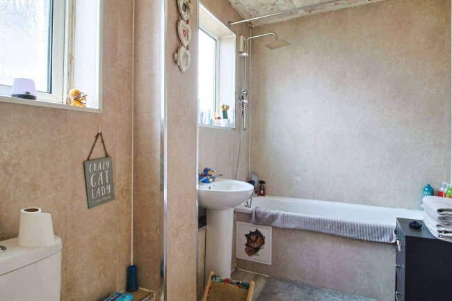 34 Verney Close, West Howe, Bournemouth, BH11 8DD 92