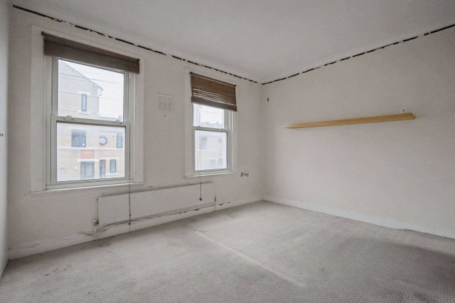 33 Mauleverer Road, London SW2 5DR 8