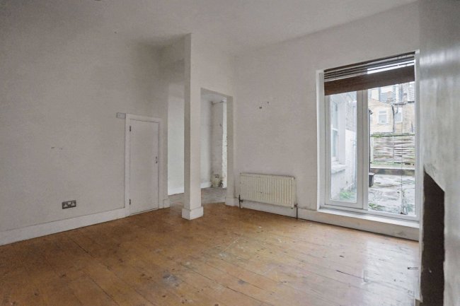 33 Mauleverer Road, London SW2 5DR 8