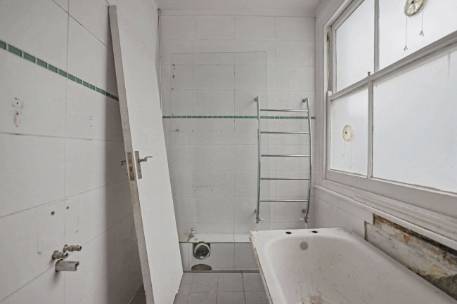 33 Mauleverer Road, London SW2 5DR 8