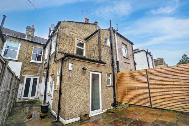 33 Mauleverer Road, London SW2 5DR 8