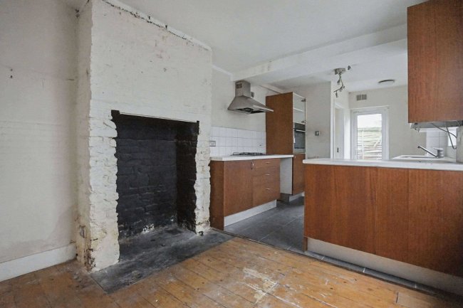 33 Mauleverer Road, London SW2 5DR 8