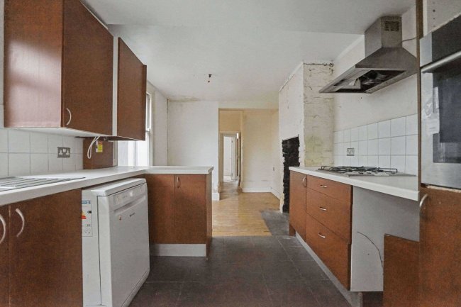 33 Mauleverer Road, London SW2 5DR 8