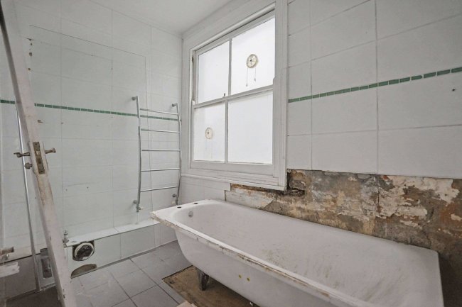 33 Mauleverer Road, London SW2 5DR 8