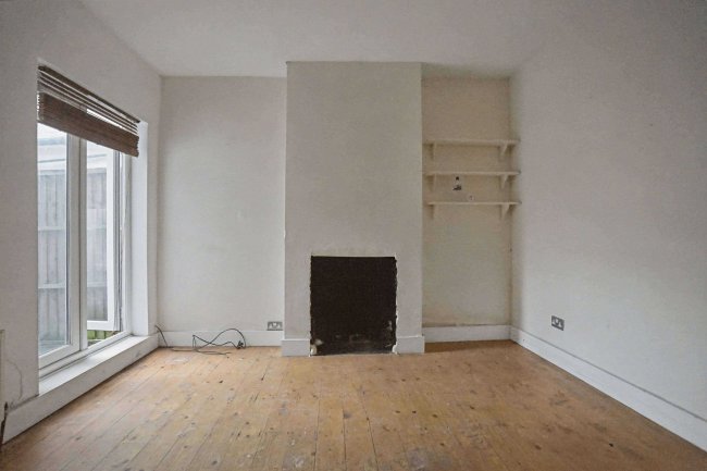 33 Mauleverer Road, London SW2 5DR 8