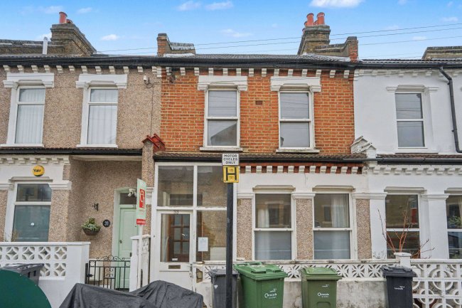 33 Mauleverer Road, London SW2 5DR 8