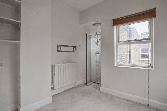 33 Mauleverer Road, London SW2 5DR 8