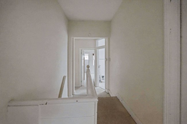 33 Mauleverer Road, London SW2 5DR 8