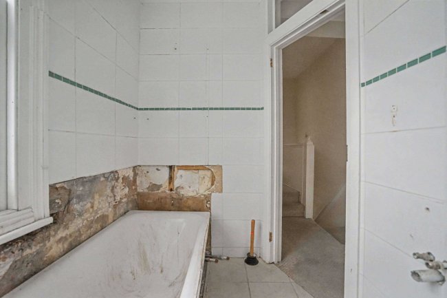 33 Mauleverer Road, London SW2 5DR 8