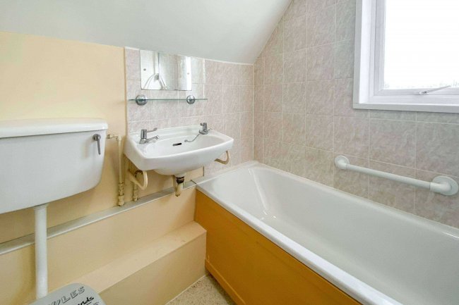 65 Woodlands Road, Chippenham, Wiltshire, SN14 0HQ 32