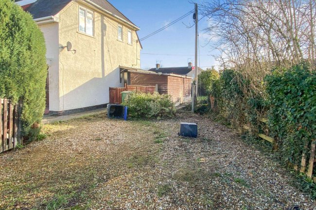 65 Woodlands Road, Chippenham, Wiltshire, SN14 0HQ 32