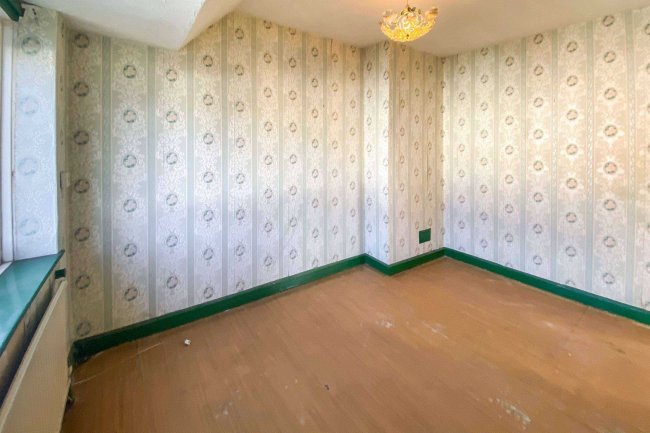 65 Woodlands Road, Chippenham, Wiltshire, SN14 0HQ 32