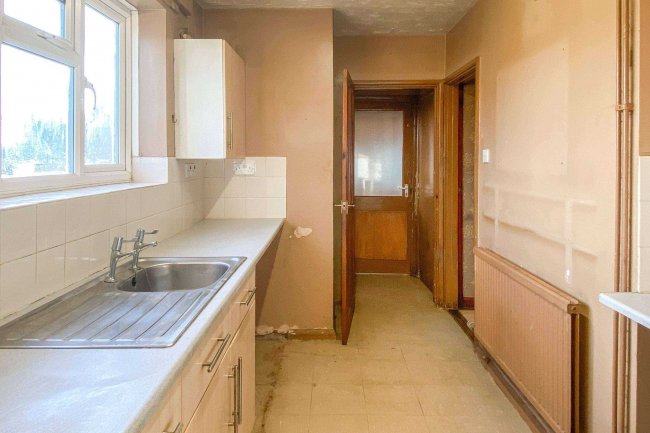 65 Woodlands Road, Chippenham, Wiltshire, SN14 0HQ 32