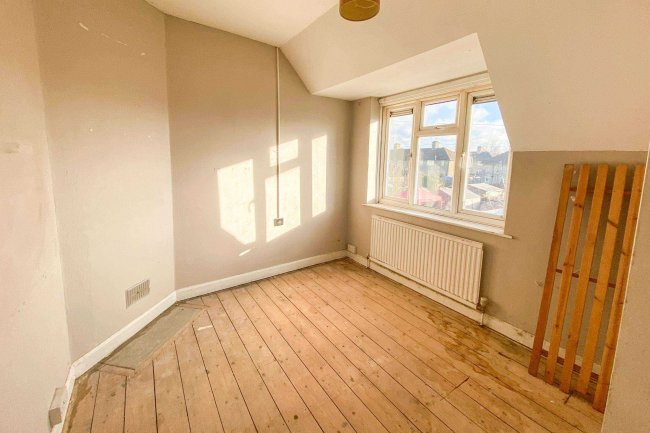 65 Woodlands Road, Chippenham, Wiltshire, SN14 0HQ 32